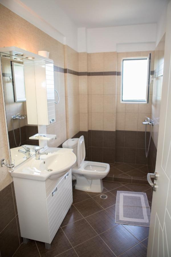 Perivolos Apartments Dhërmi エクステリア 写真