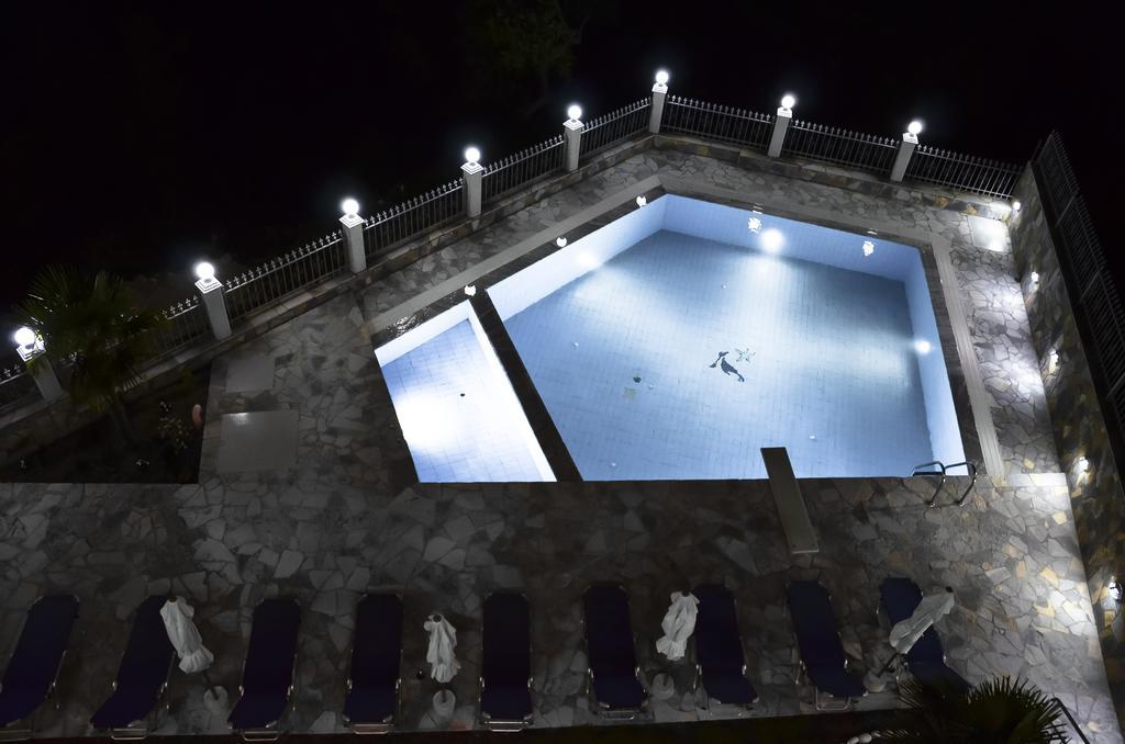 Perivolos Apartments Dhërmi エクステリア 写真