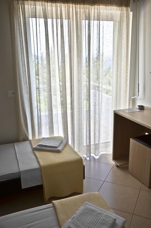 Perivolos Apartments Dhërmi 部屋 写真