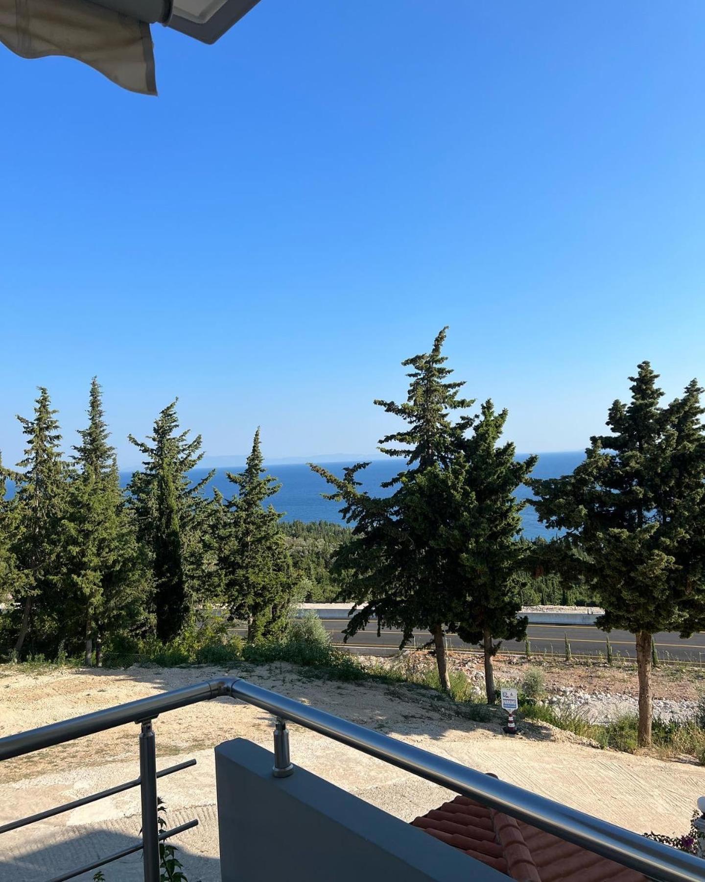 Perivolos Apartments Dhërmi エクステリア 写真
