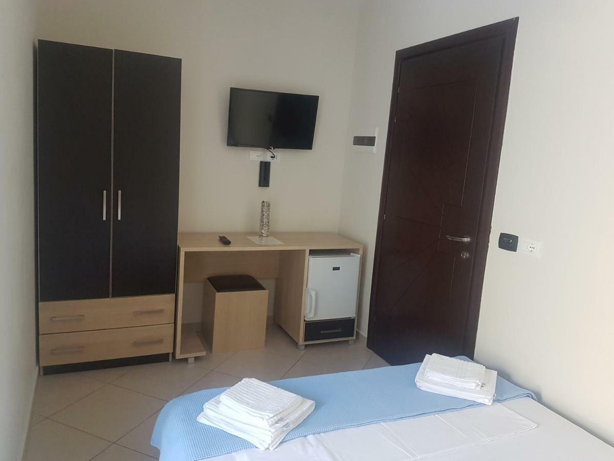 Perivolos Apartments Dhërmi エクステリア 写真